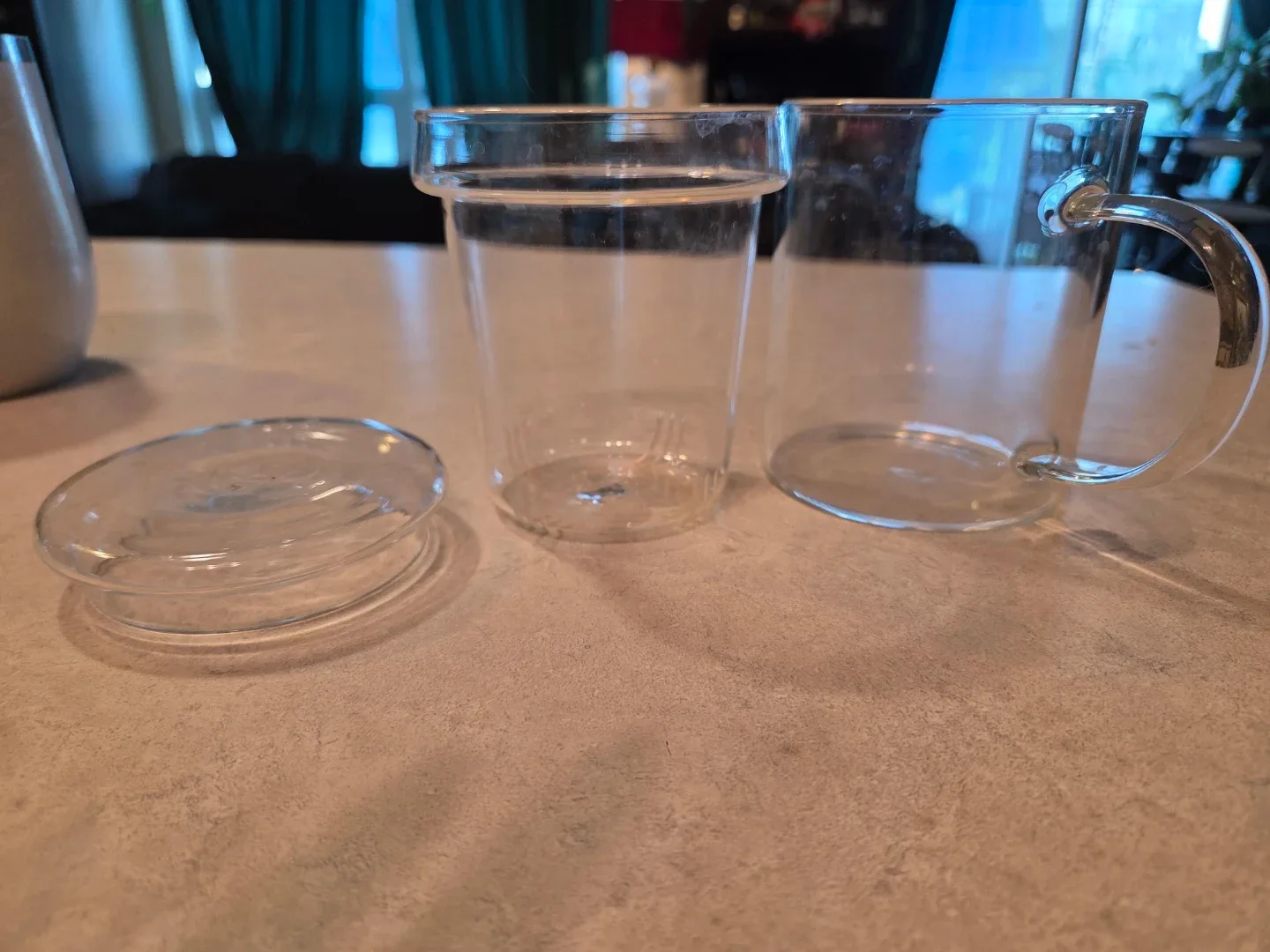 Clear Glass tea straining Mug with Lid