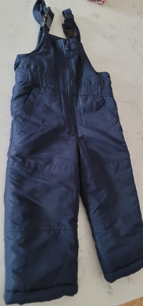 Snow pants. 10$ size 3 kids