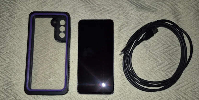 Samsung s21 FE cellphone & life proof case(Prices listed)