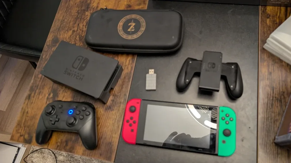 Nintendo Switch Bundle w/ Pro Controller & Zelda Case