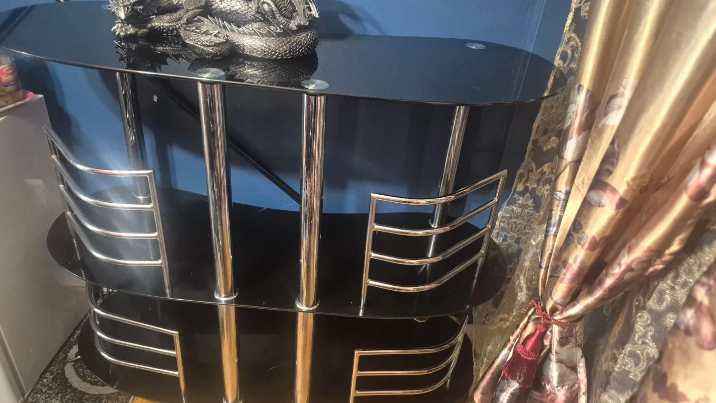 Black Glass & Chrome Bar image indicator(6)