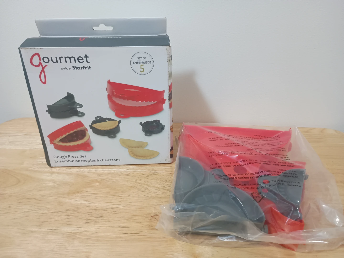 Gourmet by Starfrit Dough Press Set - New