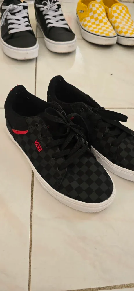 Unused : Vans Black Checkered Youth Size 6.0 Shoes