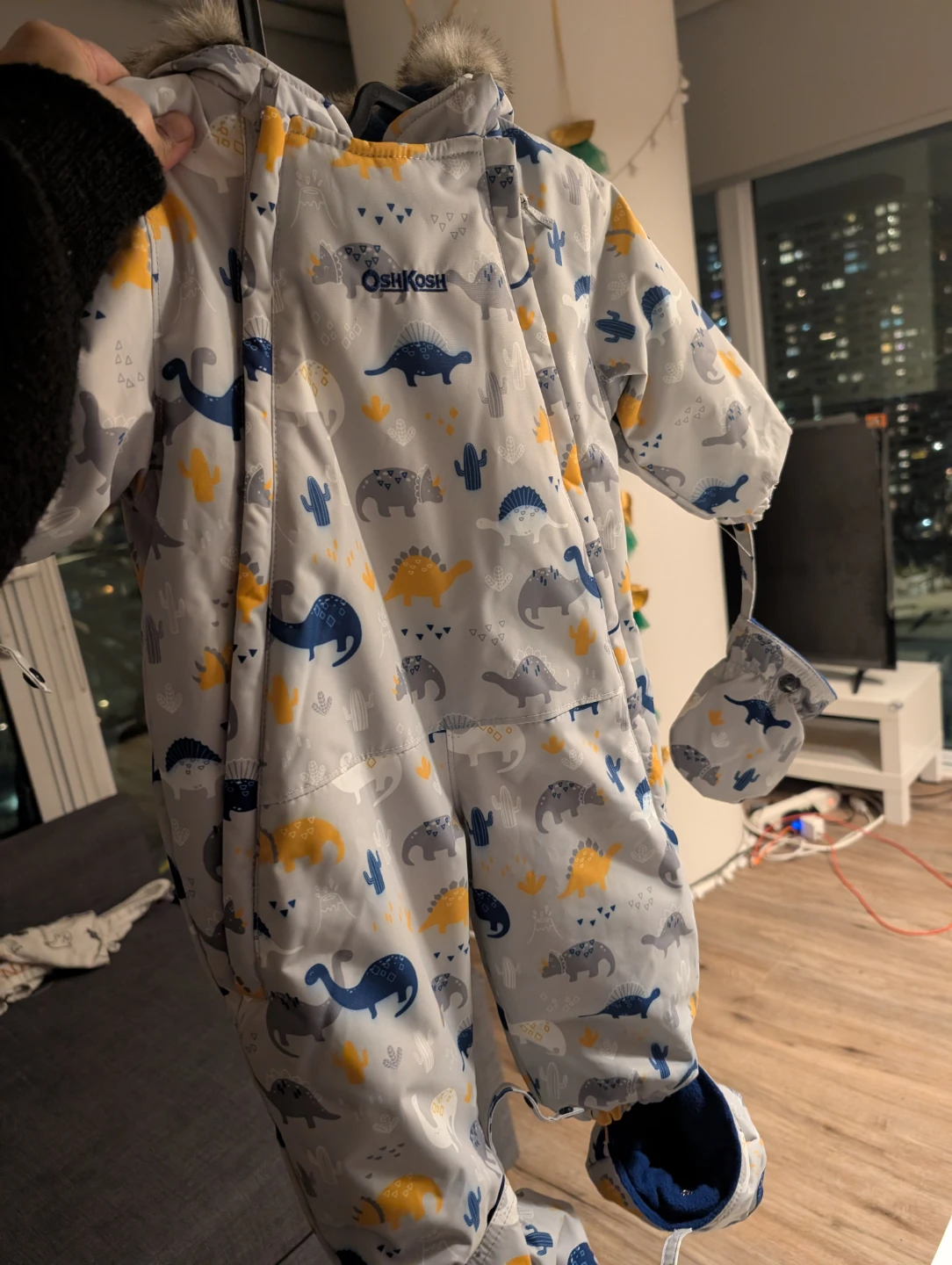 OshKosh Dinosaur Snowsuit - Size 12 Months - photo 3