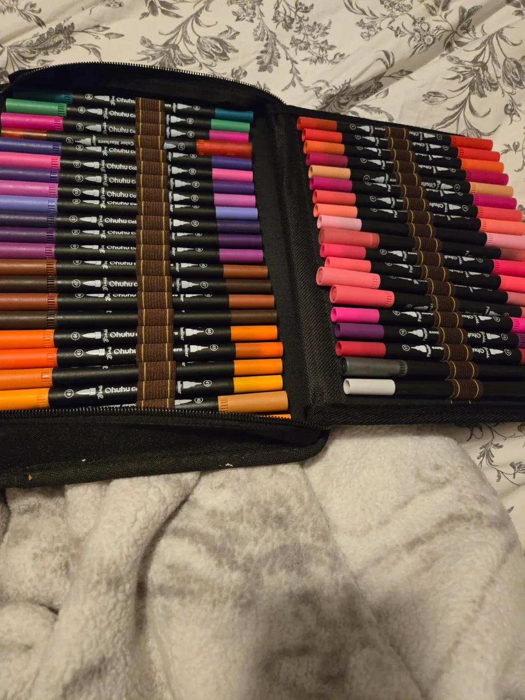 Ohuhu Dual Tip Brush Marker Set image indicator(4)