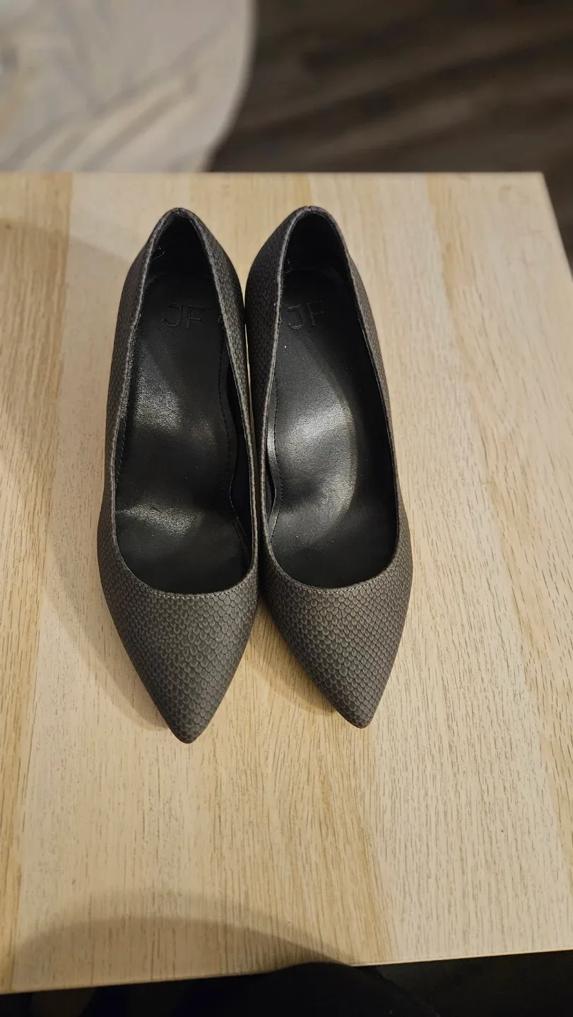 JF London Grey Heels, Size 9WW image indicator(3)
