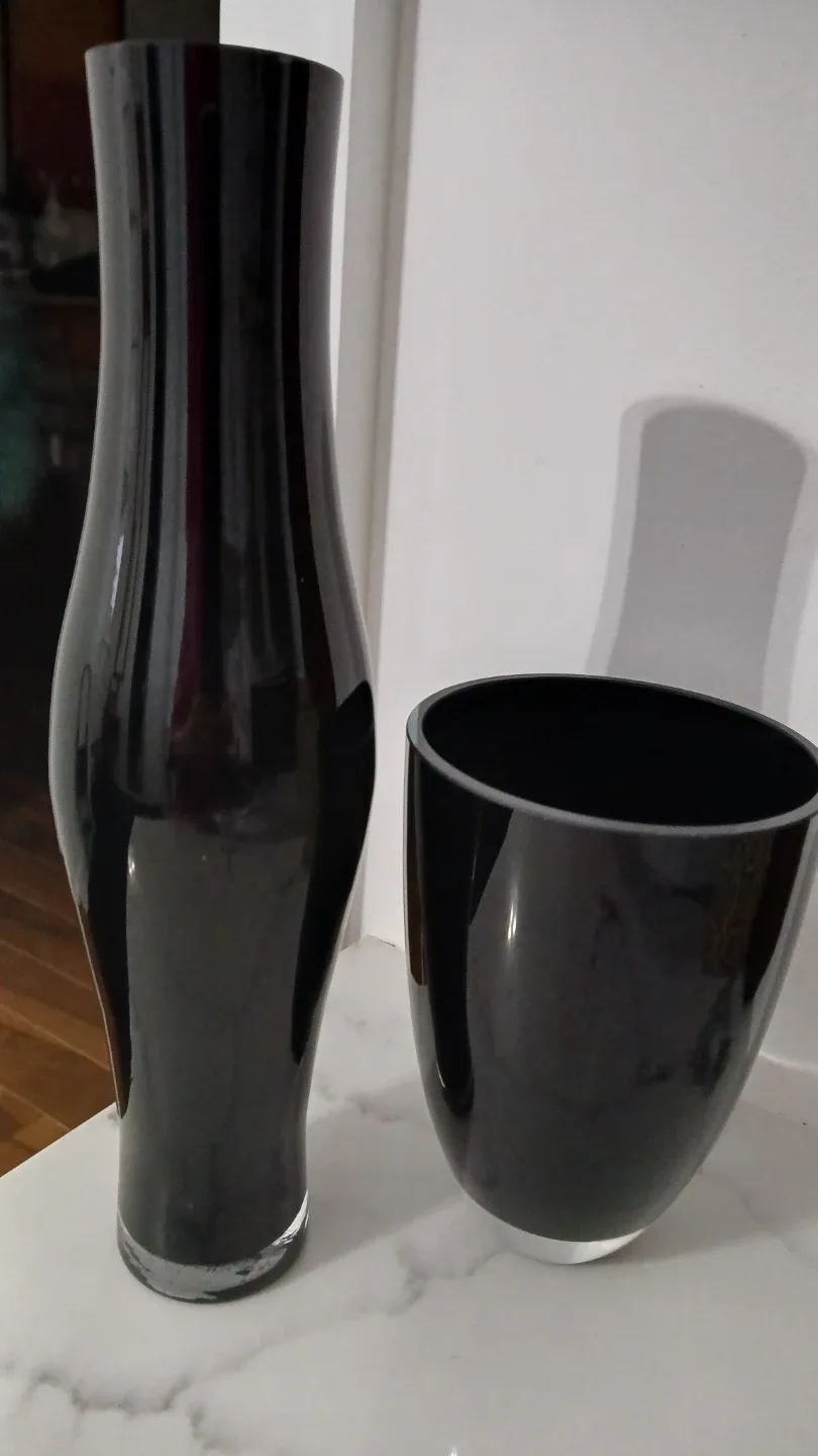 Art glass black vases image indicator(2)