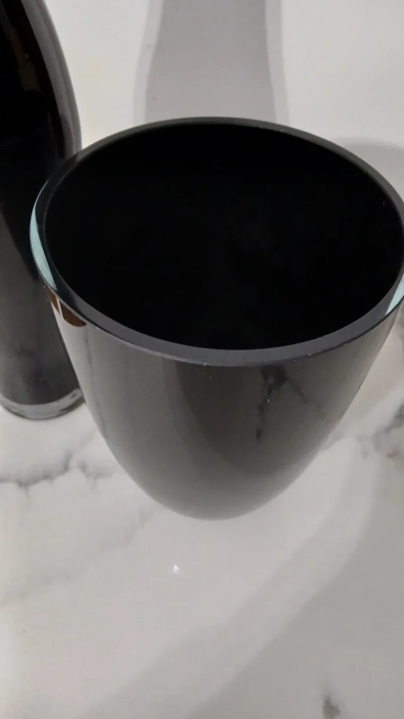 Art glass black vases image indicator(4)