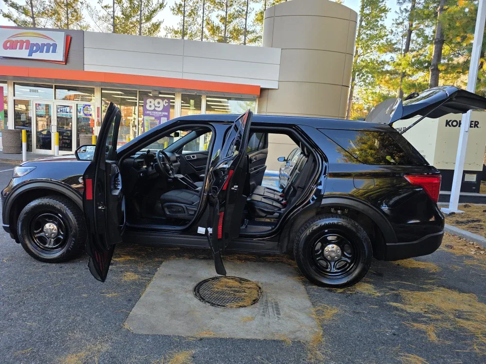 2020Ford Explorer Black SUV image indicator(6)