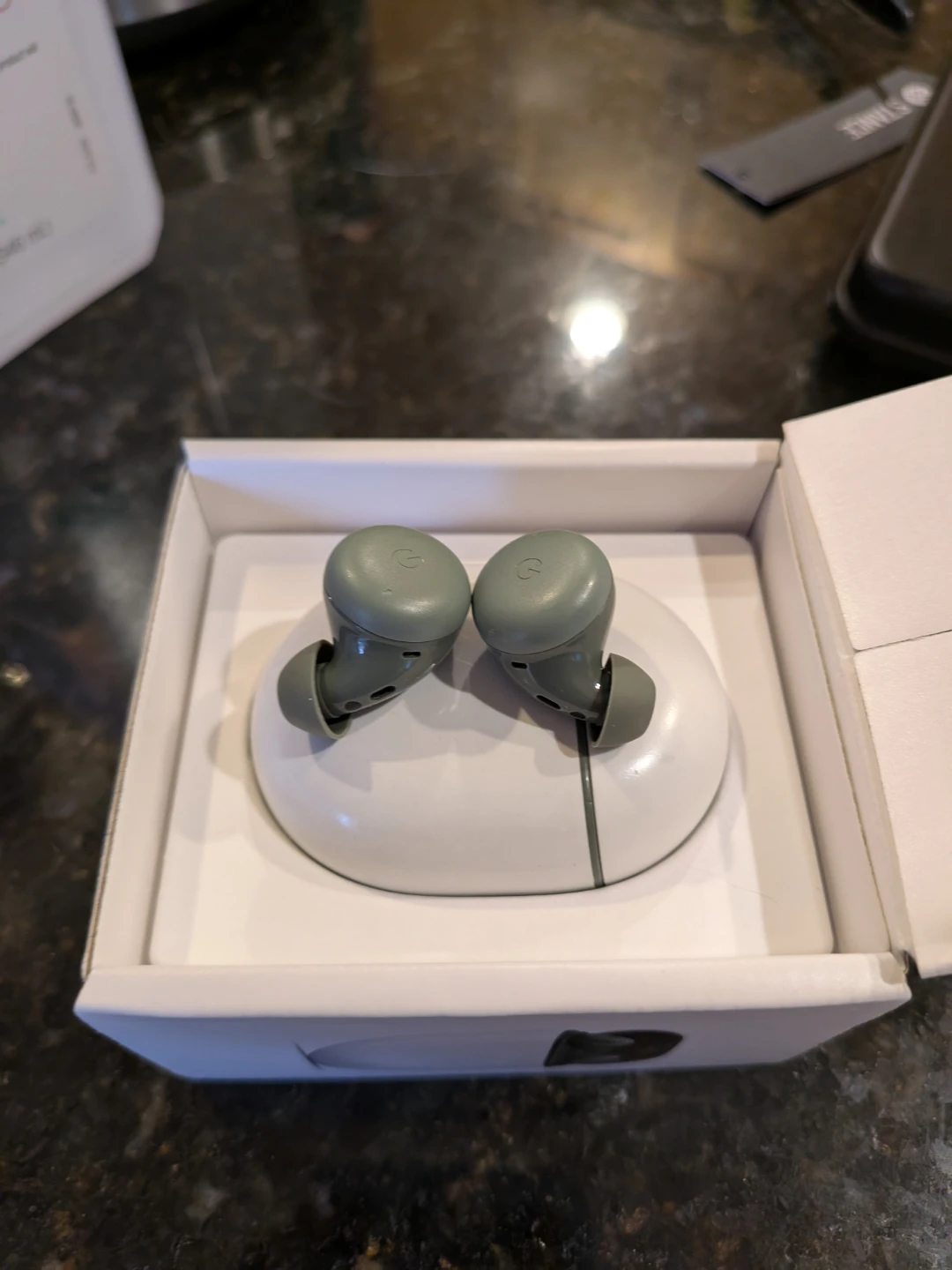 Google Pixel Buds A-Series - Like New! - photo 4
