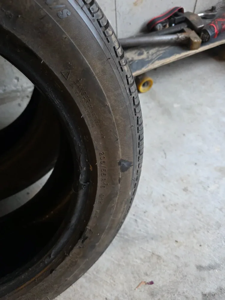 2X205/65R16 94H  tiger paw uniroyal all season Touring Tires image indicator(2)