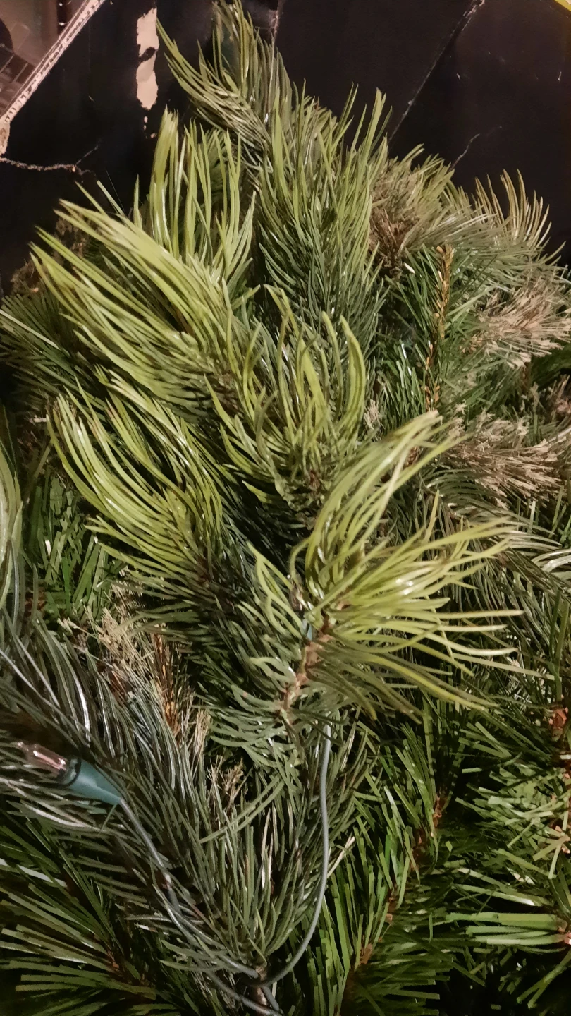 7.5ft Christmas Tree - photo 3