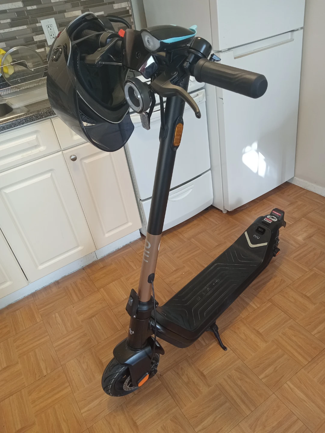 NIU  Pro KQI electric scooter - photo 2