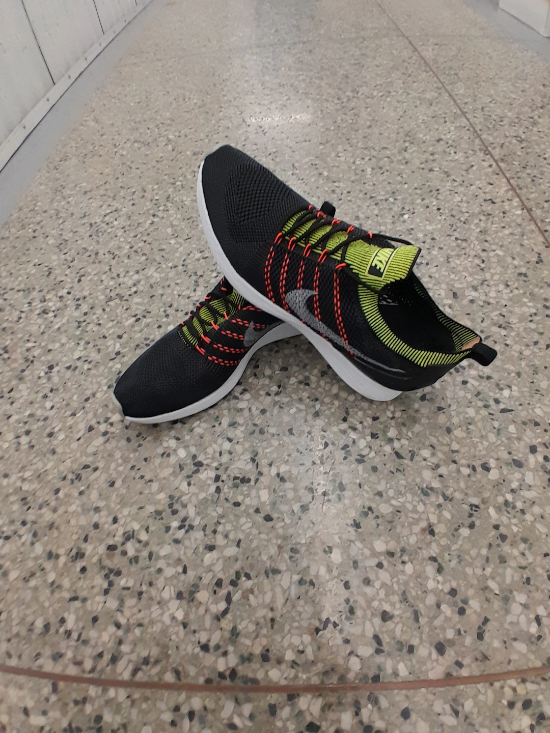 Nike Flyknit Racer Black/White/Volt Size 11 - photo 5