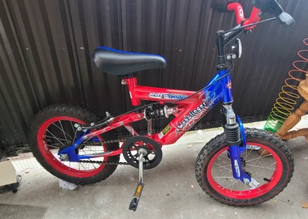 #cleanout Web Slinger Kids Bike - Red & Blue
