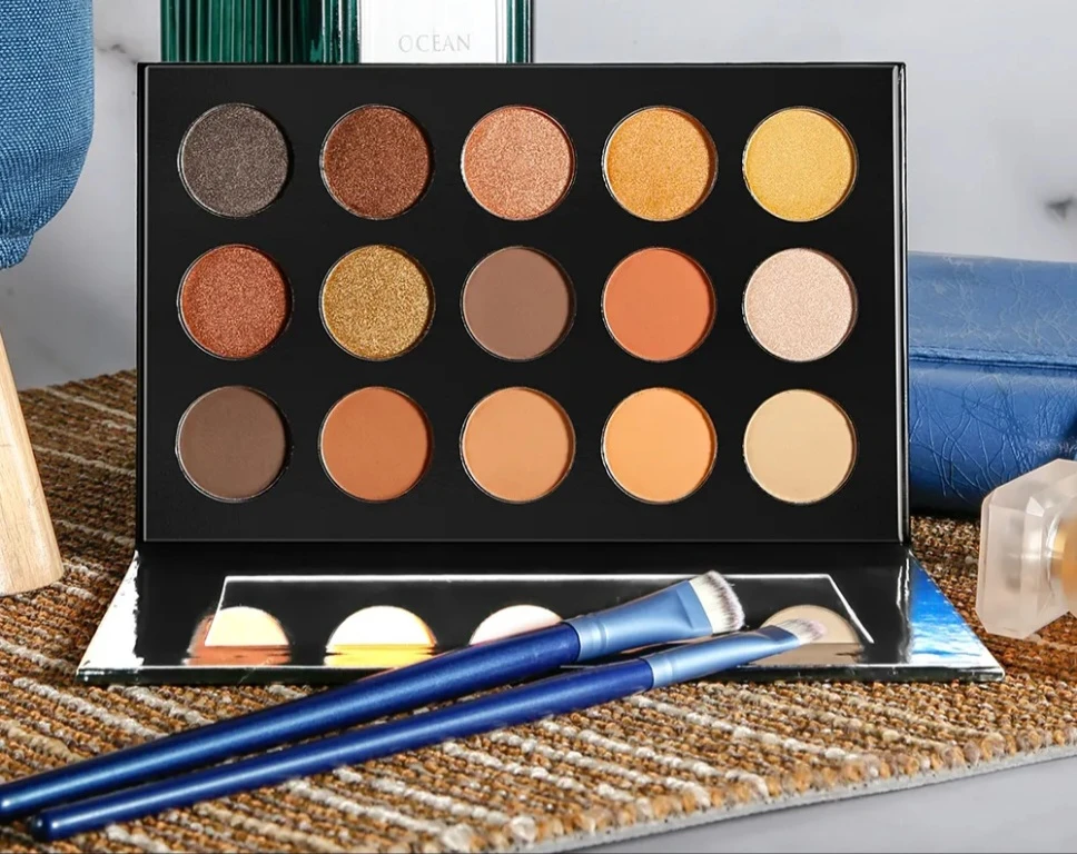 JANIAH'Z Paulette Eyeshadow Palette - photo 3