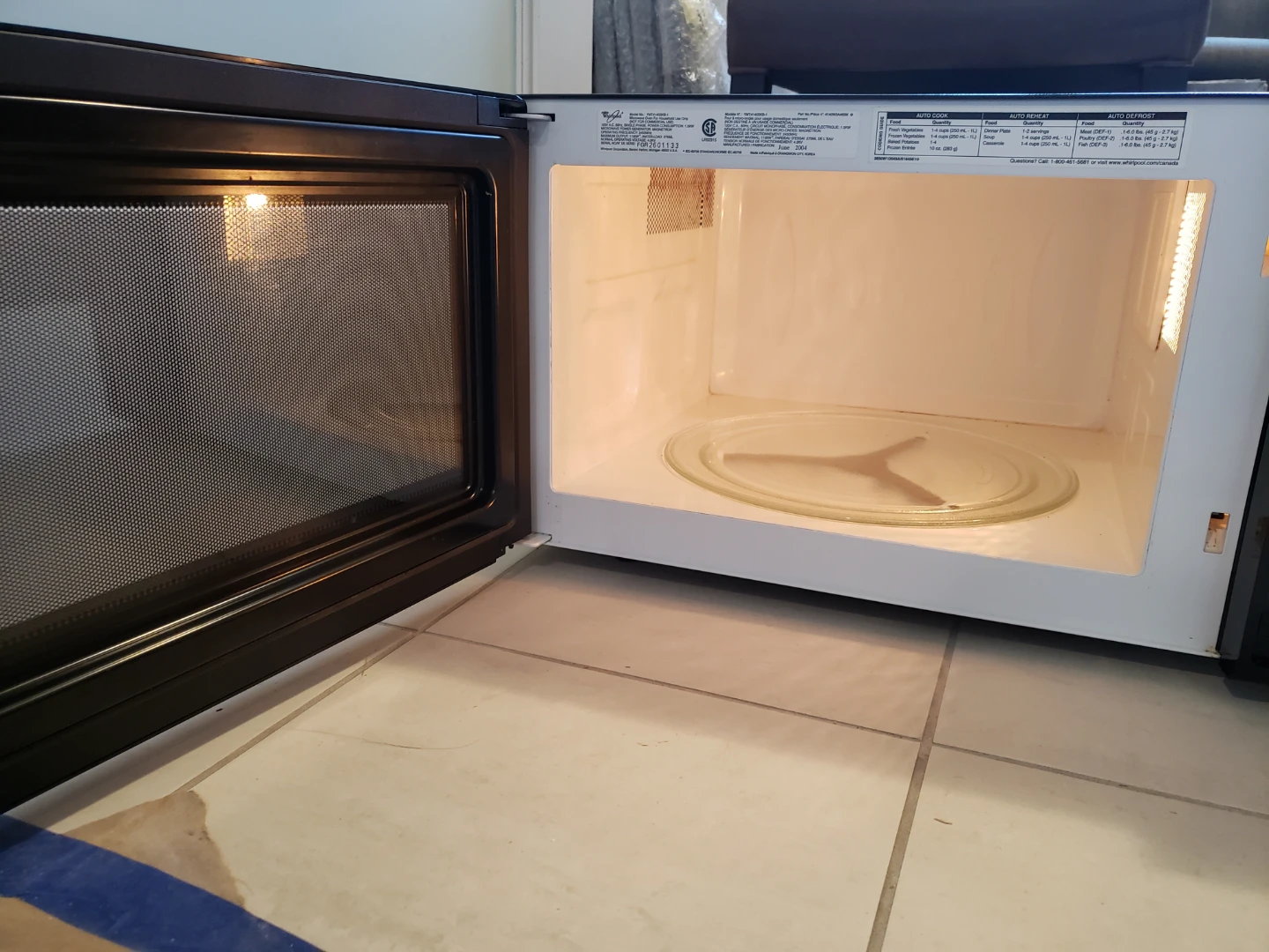Whirlpool Microwave - Black - photo 3