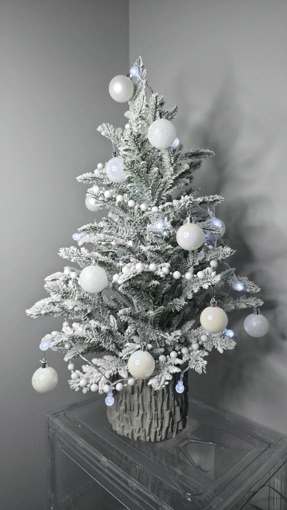 Decorated Mini Christmas Tree - photo 4