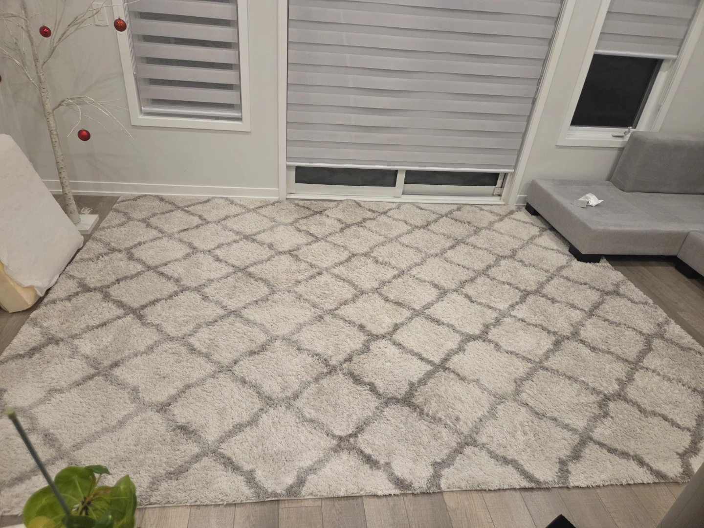 Beige Diamond Pattern Area Rug 11' x 8'