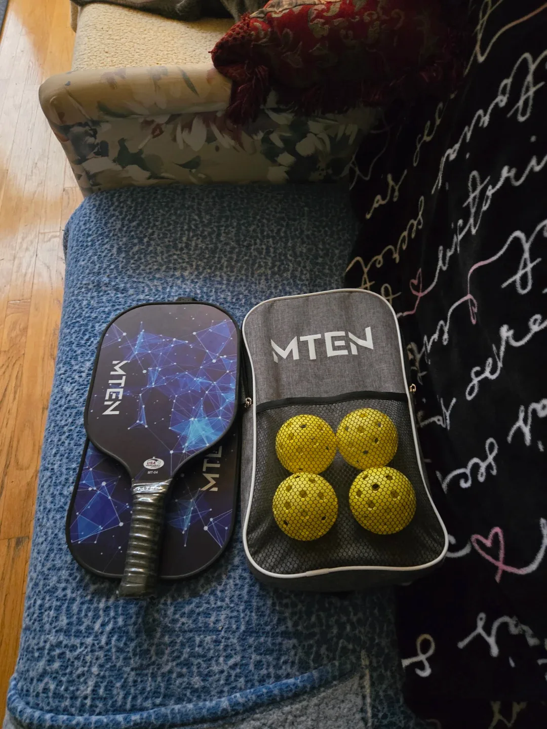 MTEN Pickleball Paddle and Balls
