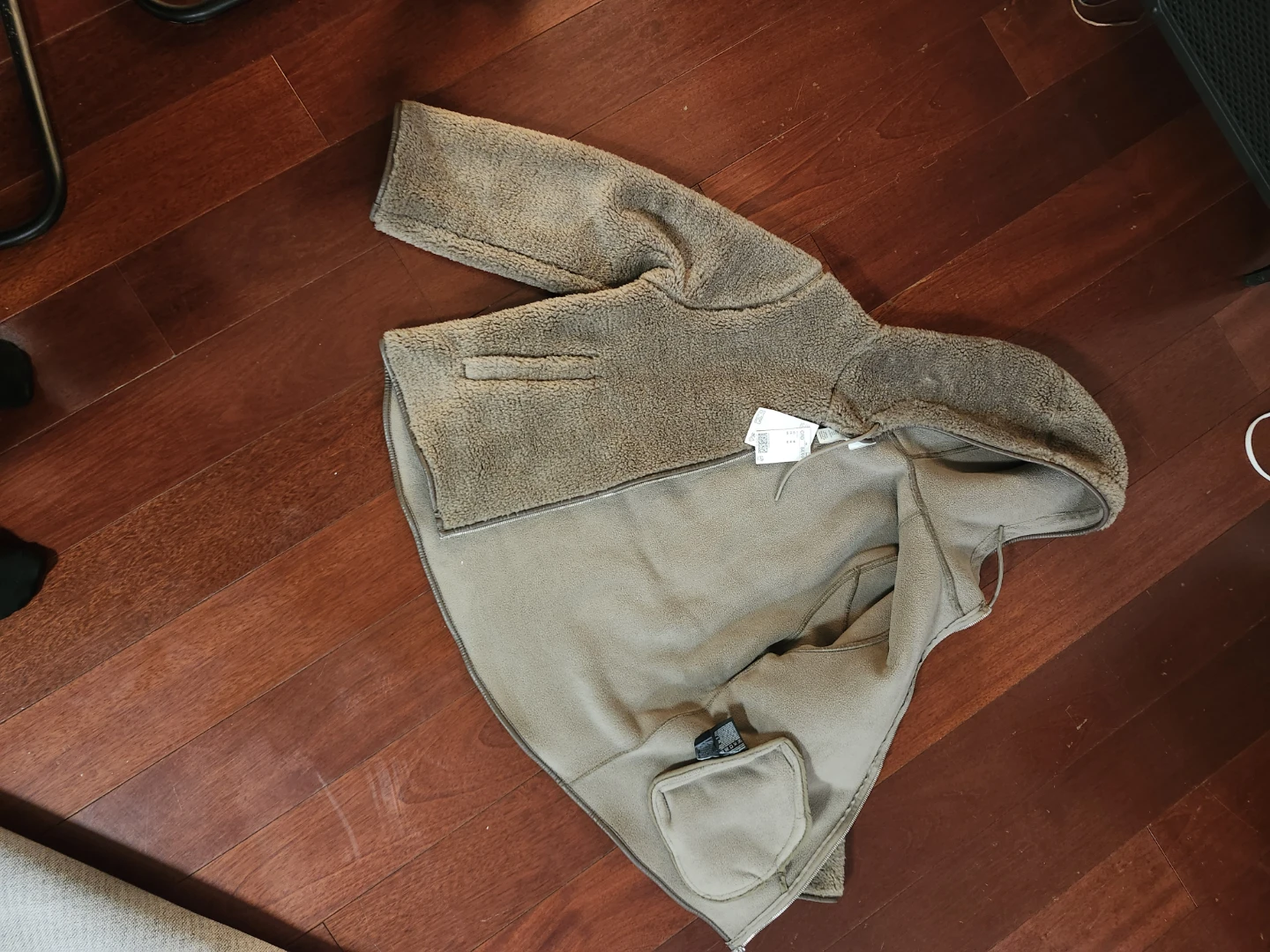 Uniqlo Fleece Zip-Up Hoodie - photo 2