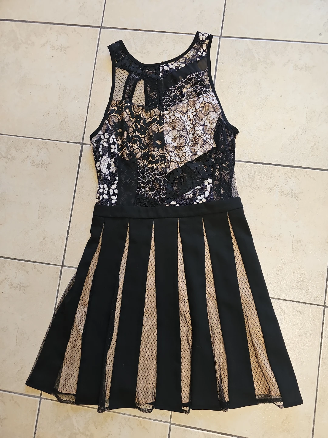 Laura Petites Black Lace Dress - Size sm - photo 2