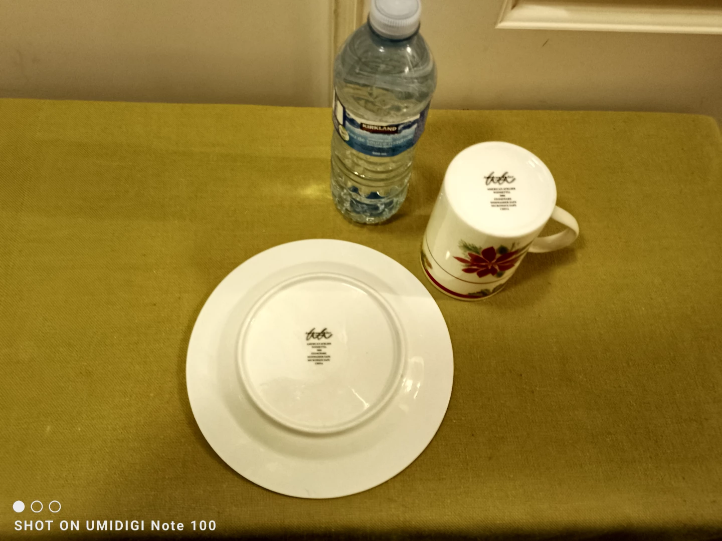 ☕ 🆕 Atelier Poinsettia Stoneware 🚨 Set of (4) ☕ 🆕 - photo 3