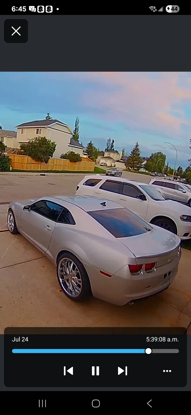 Silver Chevrolet Camaro image indicator(4)