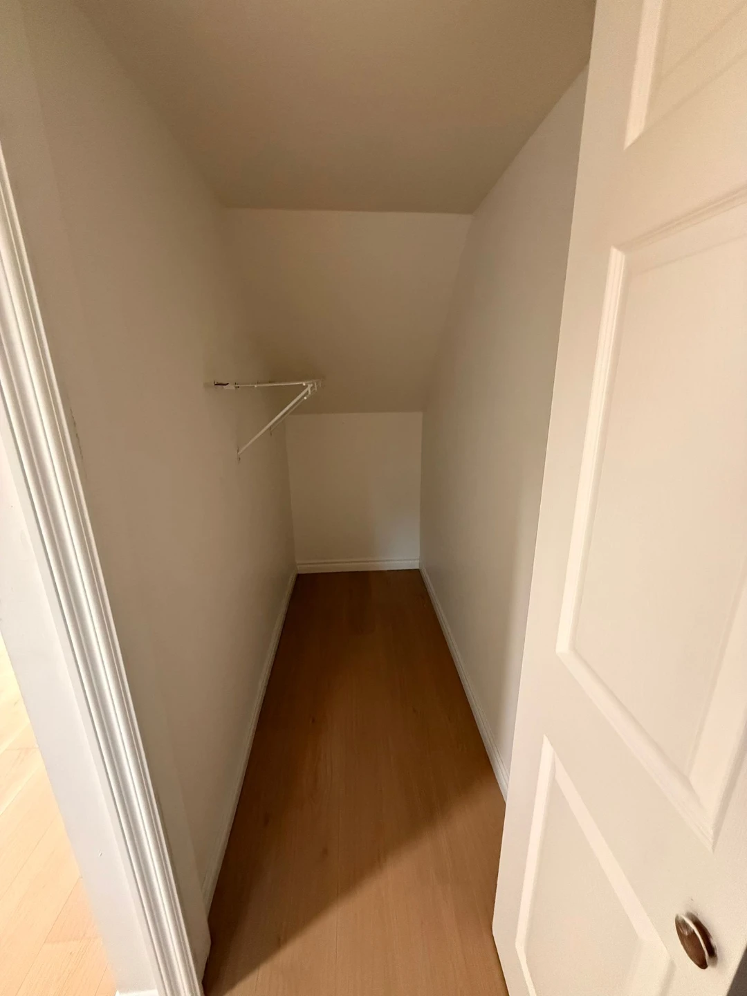 2 Bedroom basement for rent in panorama ridge - photo 5