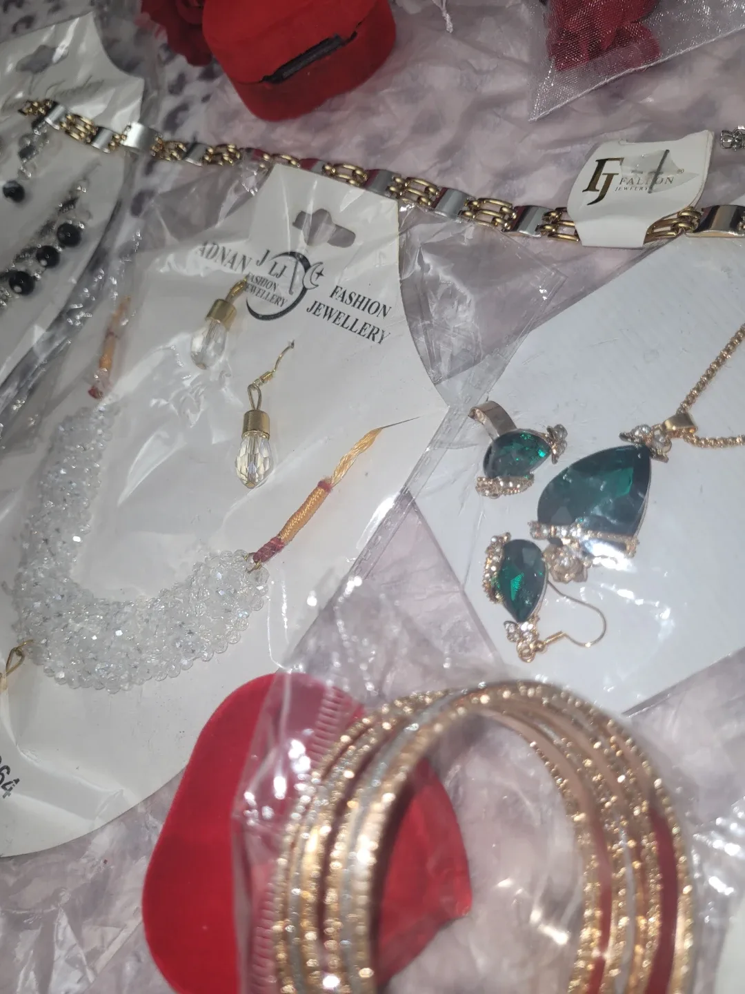 Assorted Fashion Jewellery image indicator(4)