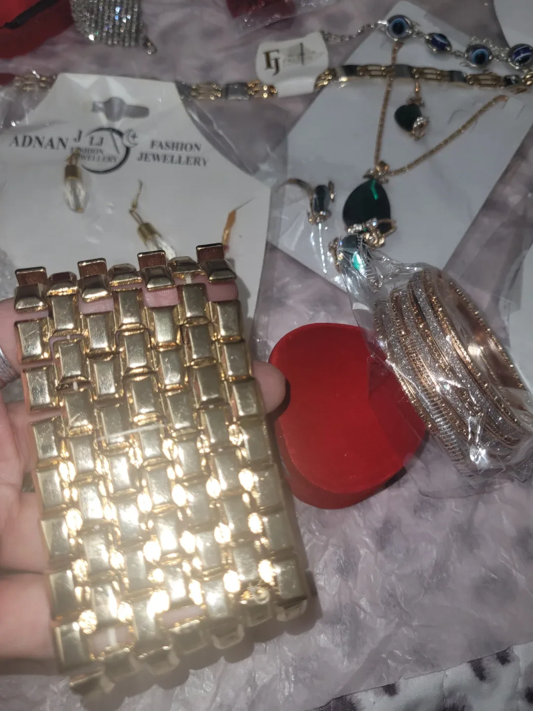 Assorted Fashion Jewellery image indicator(6)