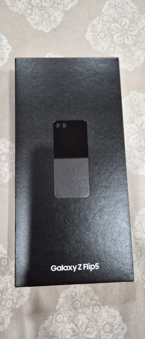 New Galaxy Z Flip5 - BNIB SEALED