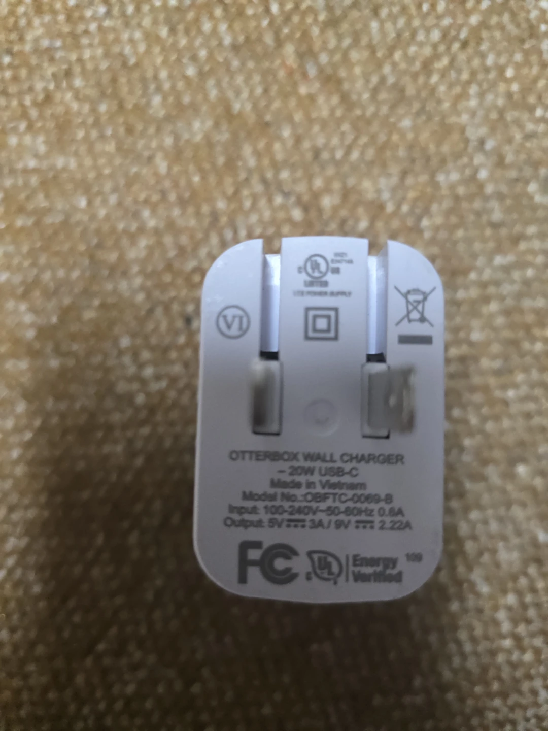 Otterbox 20W USB-C Wall Charger - photo 4