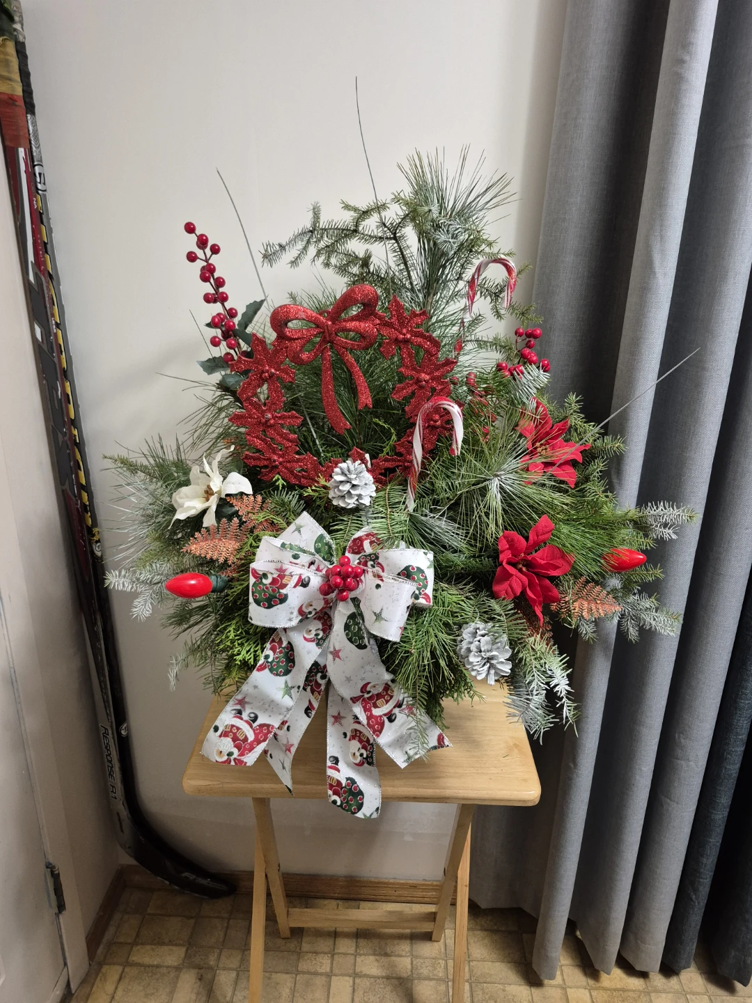 Christmas Floral Arrangement - photo 2