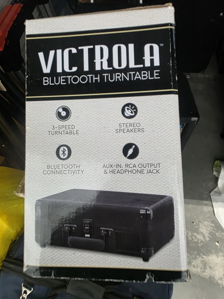 Victrola Bluetooth Turntable - photo 2