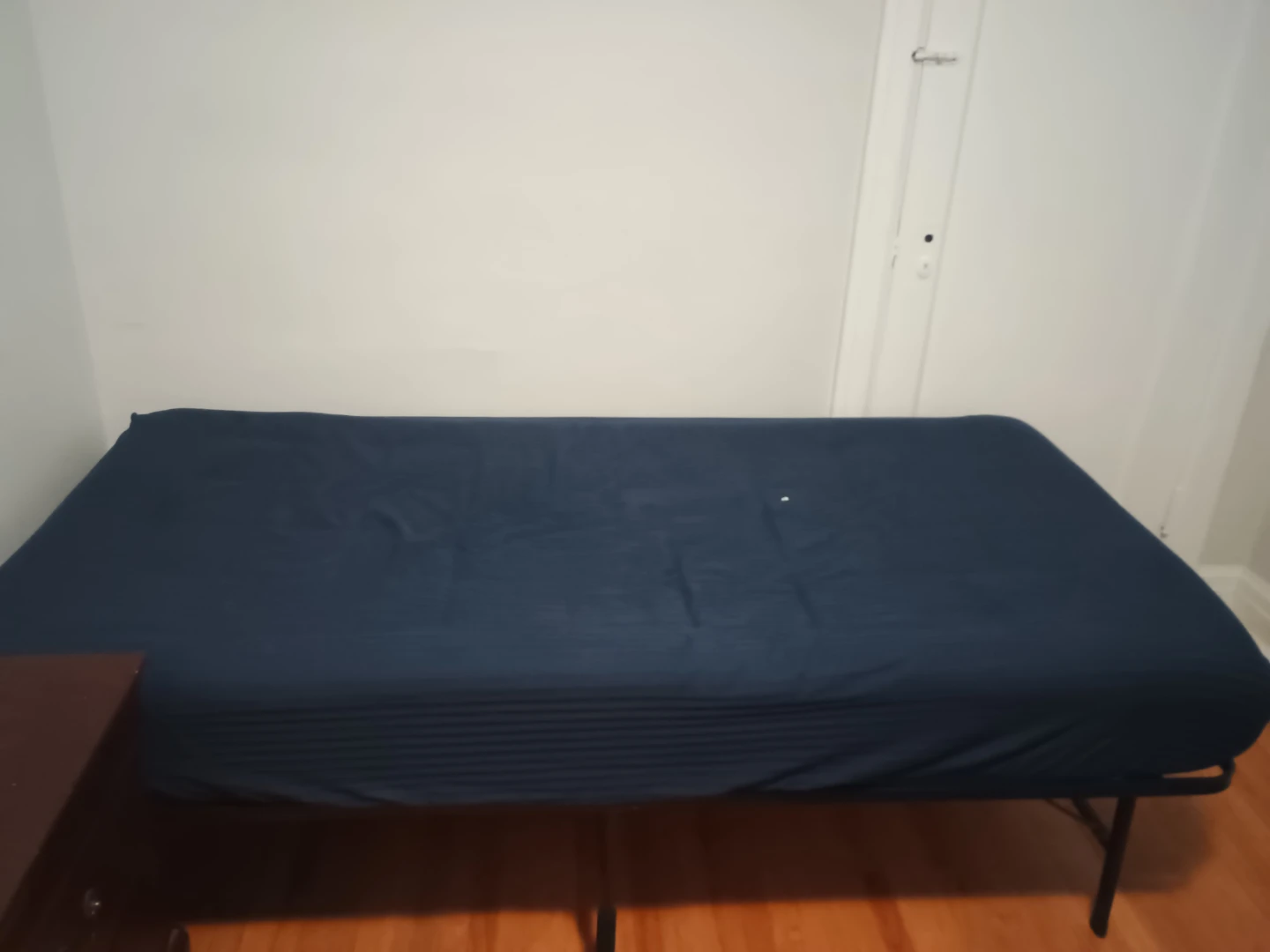 Twin Metal bed Frame - Mattress Ready - photo 4