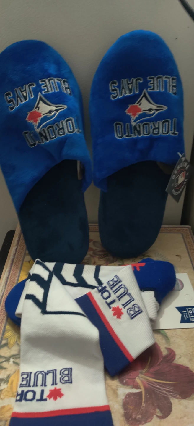 Toronto Blue Jays Slippers & Socks Set (Size 11 -12 and 10-13