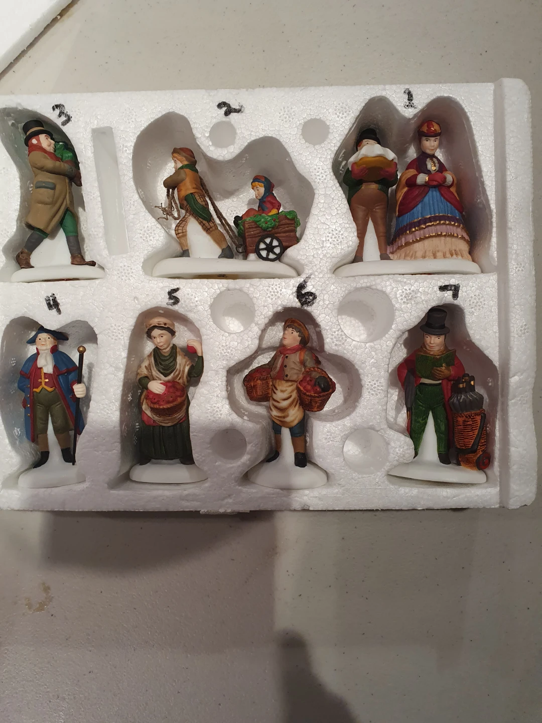 Christmas Caroler Figurines, Set of 7