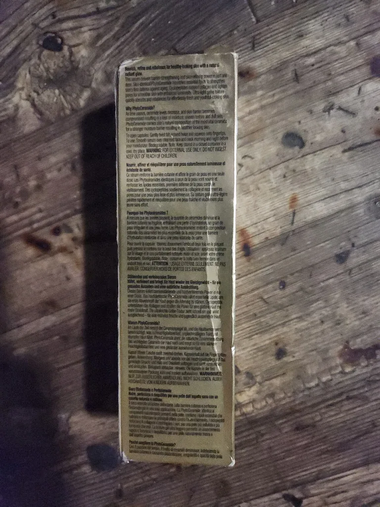 Elizabeth Arden Advanced Light Ceramide Capsules image indicator(2)