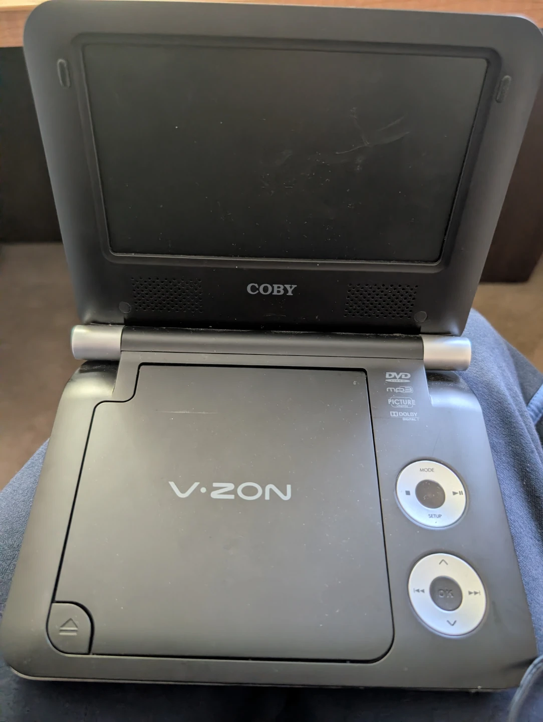 Coby V.ZON Portable DVD Player - photo 3