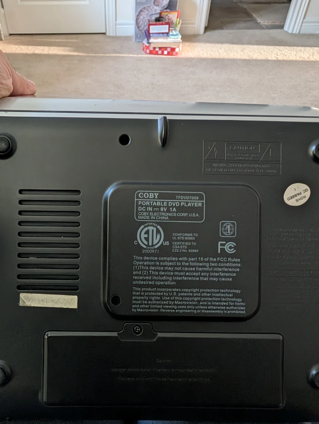 Coby V.ZON Portable DVD Player - photo 5