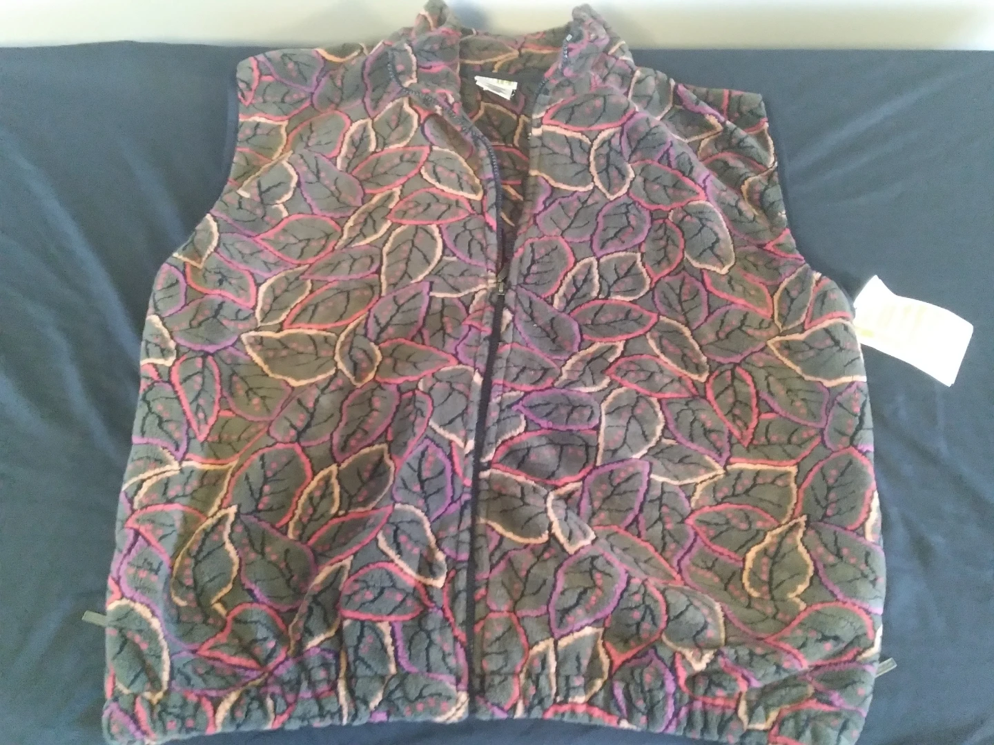 Vests, fleece and hoodies- women's