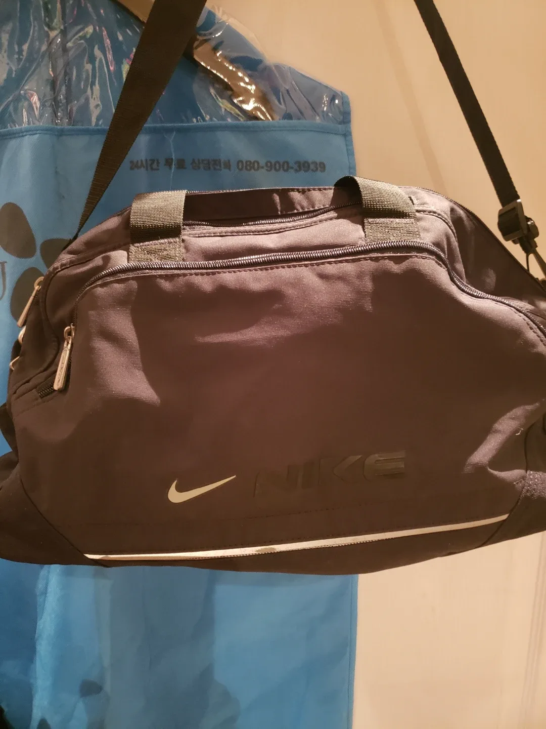 Nike Black Duffle Bag image indicator(2)
