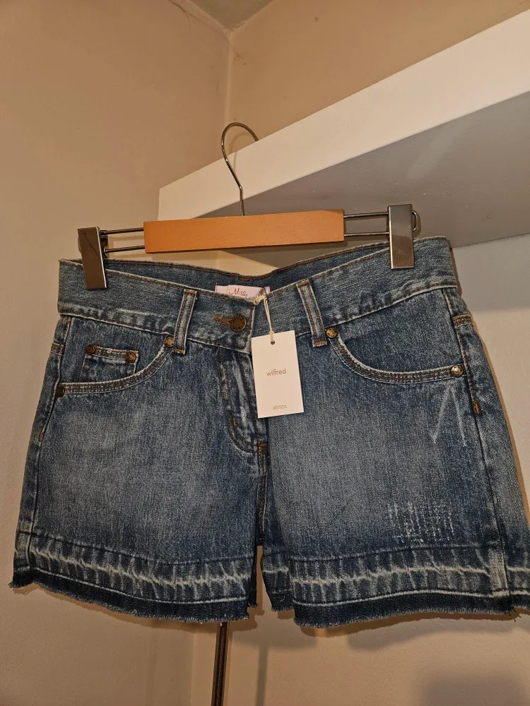 Wilfred Arissa Denim Shorts