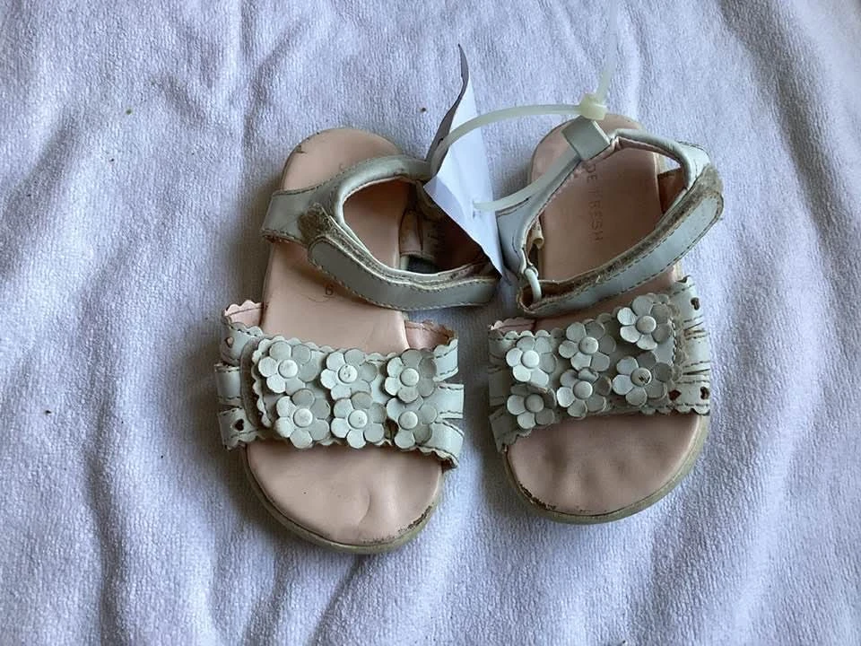 Baby girls sz 6 shoes & sandals - photo 5