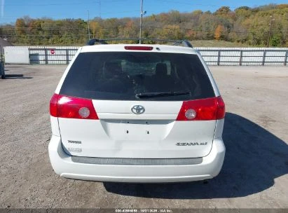 2009 Toyota sienna xle - photo 3