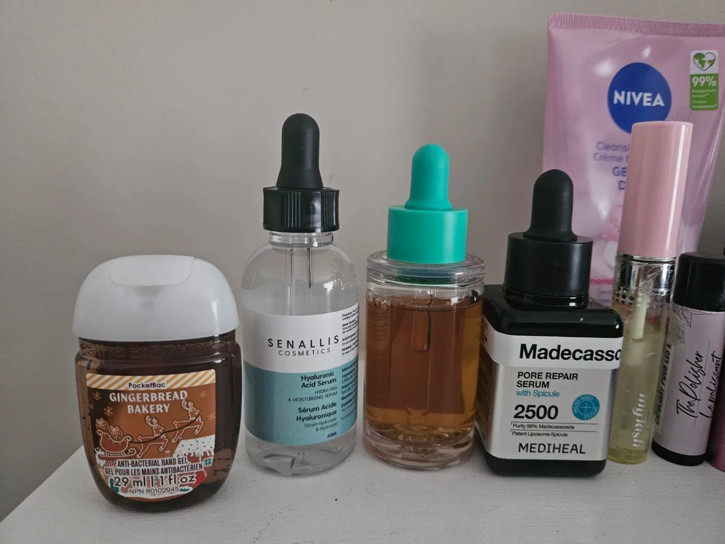 Cosmetics & Free Stuff image indicator(2)