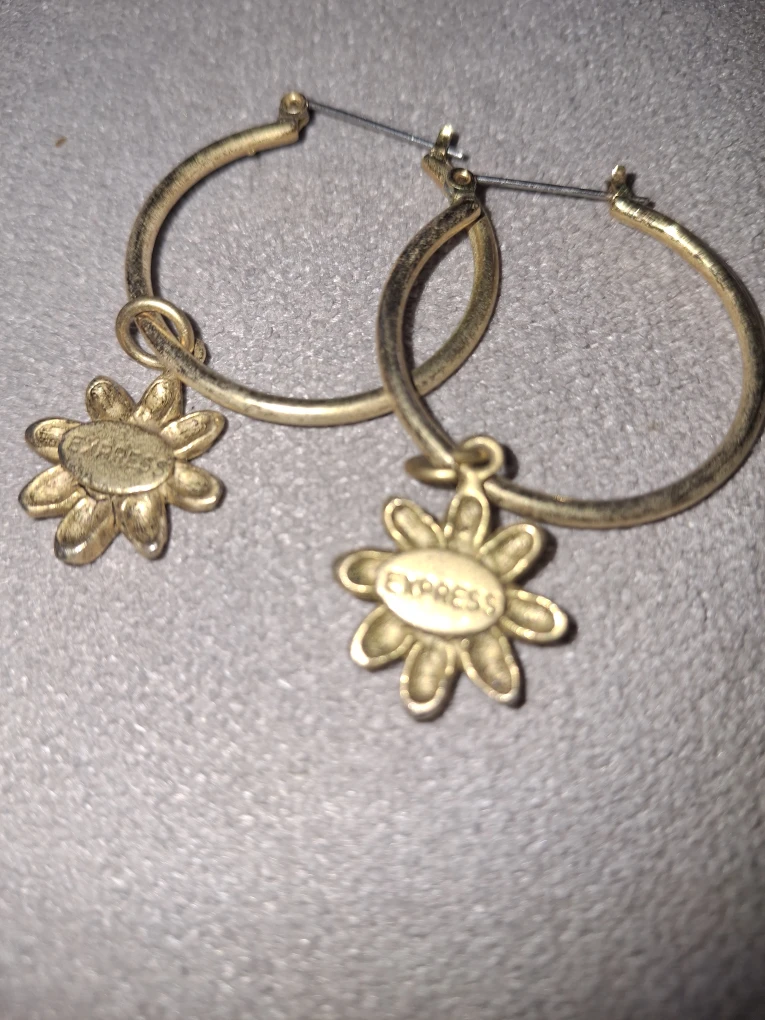 Express Gold Flower Hoop Earrings - photo 2