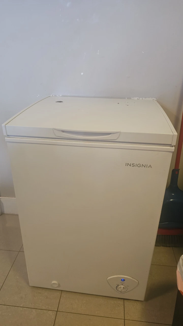 Insignia Chest Freezer