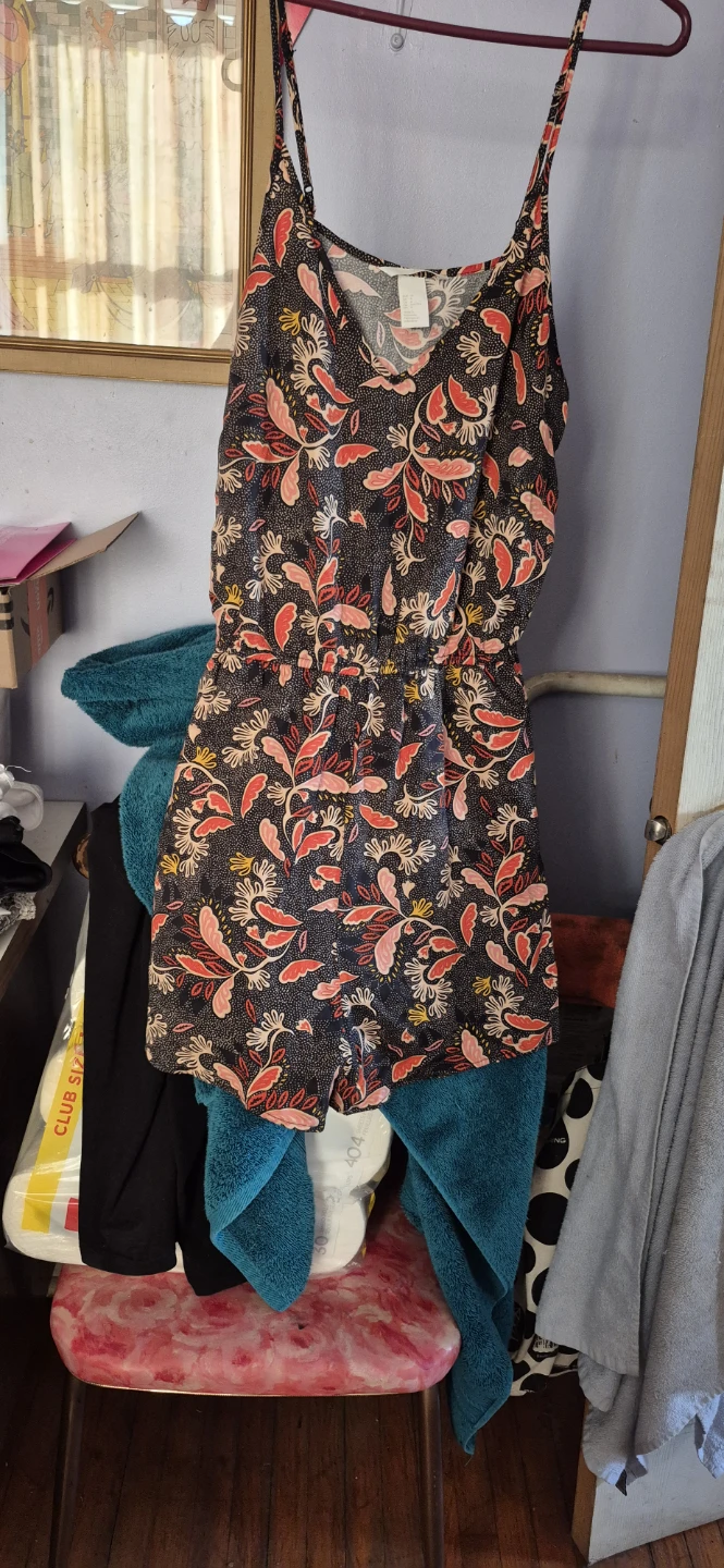 H&M floral romper - size 8 - photo 5